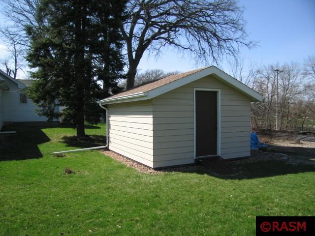 617 N Galbraith, Blue Earth, MN 56013