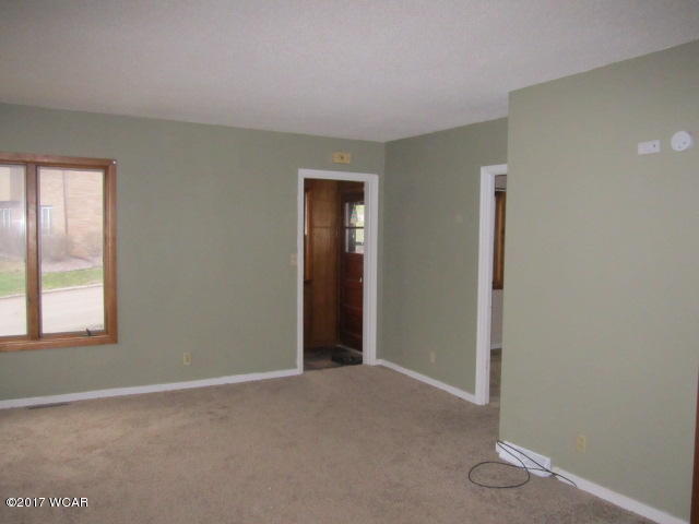 203 Cedarwood Street, Fairmont, MN 56031