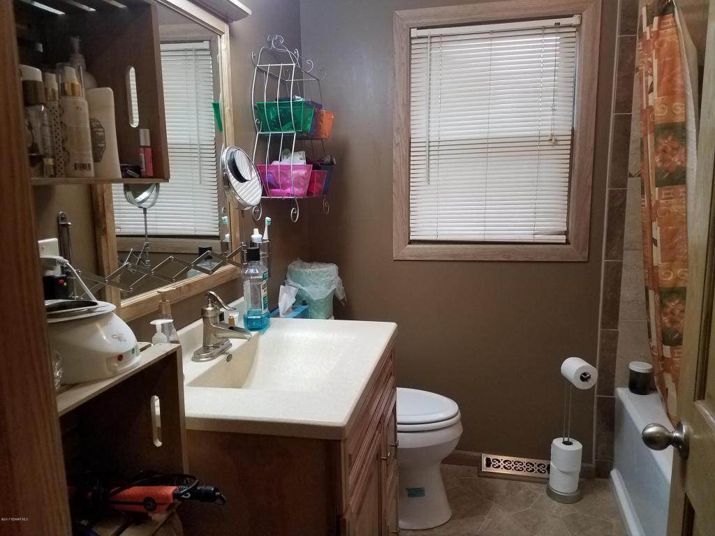 608 Lakeshore Drive, Freeborn, MN 56032