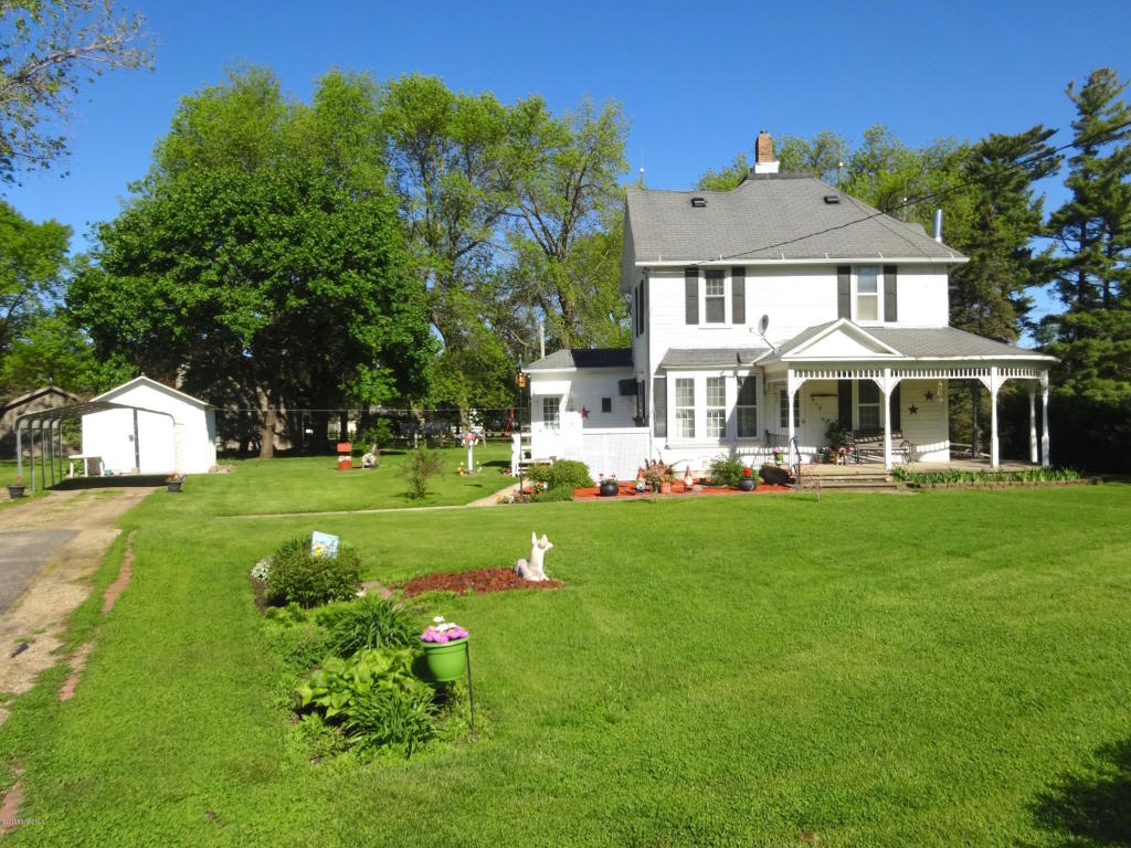 410 1st Avenue SE, Glenville, MN 56036