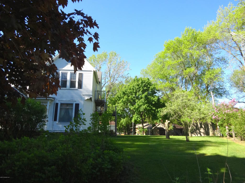 410 1st Avenue SE, Glenville, MN 56036