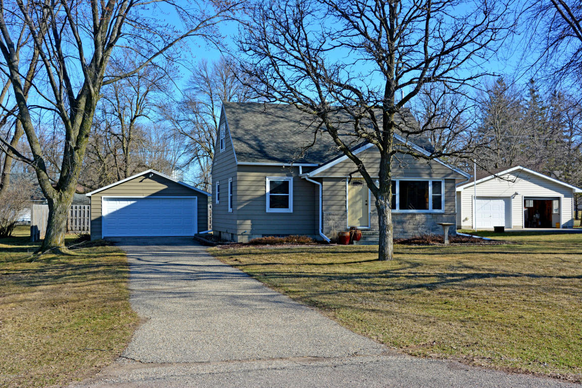 206 3rd Street, Hayward, MN 56043