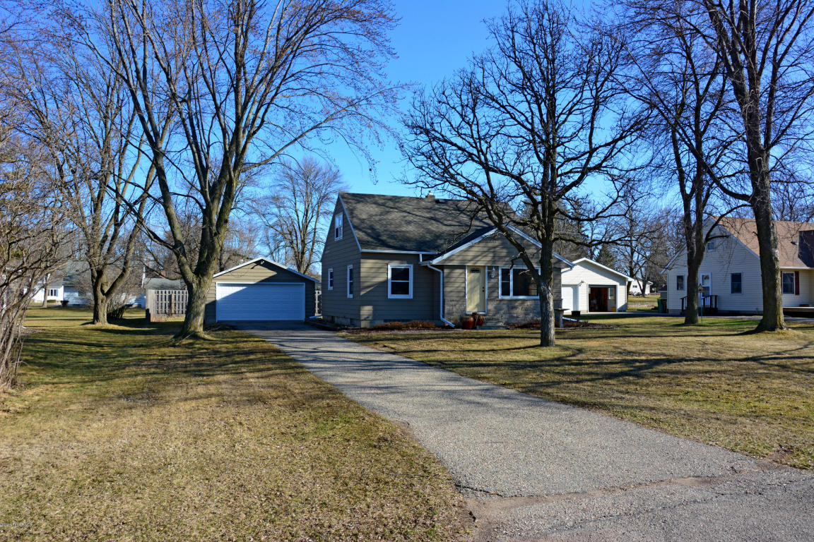 206 3rd Street, Hayward, MN 56043