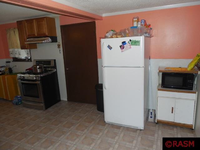 19 NE 2nd, Madelia, MN 56062