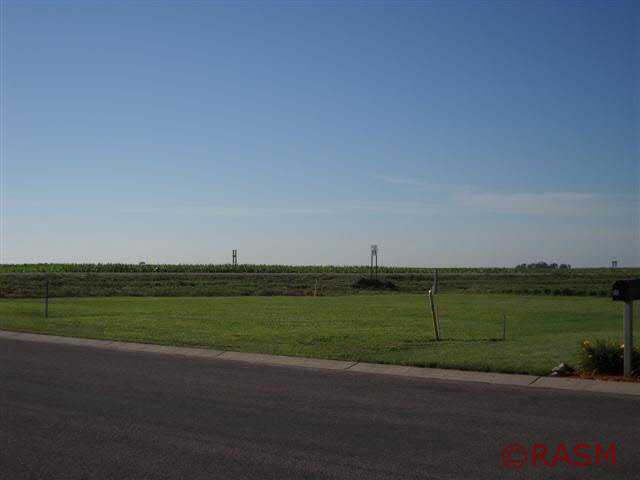 21 Marples Ave, Minnesota Lake, MN 56068