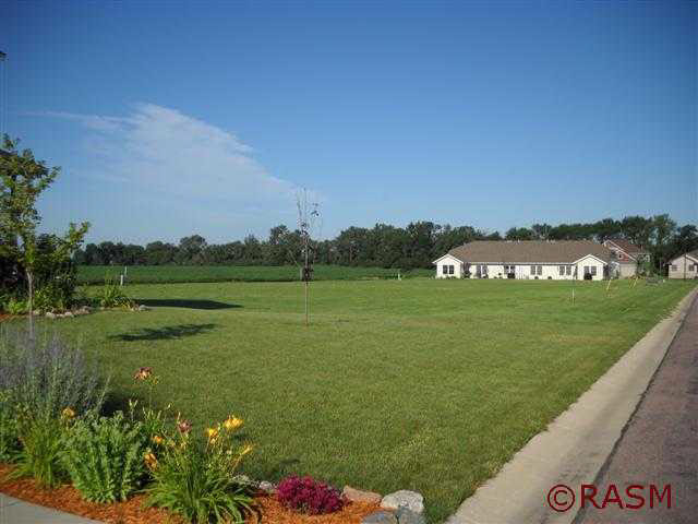 24 Maples Ave, Minnesota Lake, MN 56068
