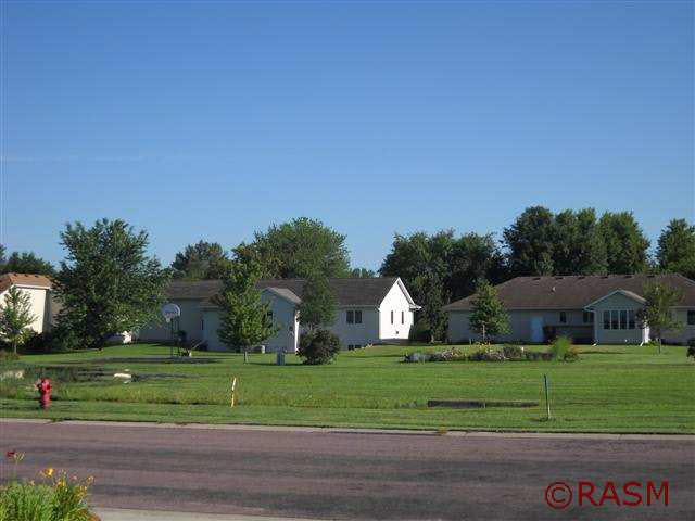 17 Marples Ave, Minnesota Lake, MN 56068