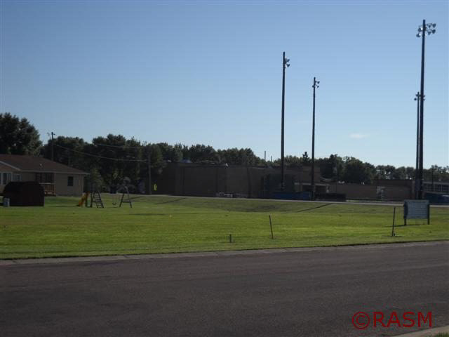 20 Marples Ave, Minnesota Lake, MN 56068