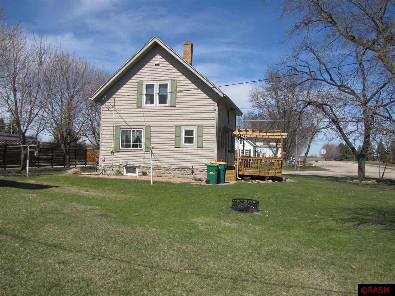 133 North, Waldorf, MN 56091