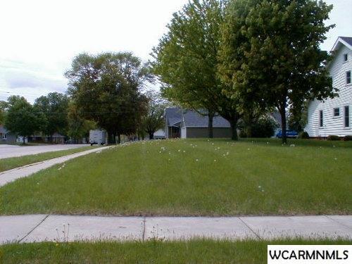290 S Broadway, Wells, MN 56097