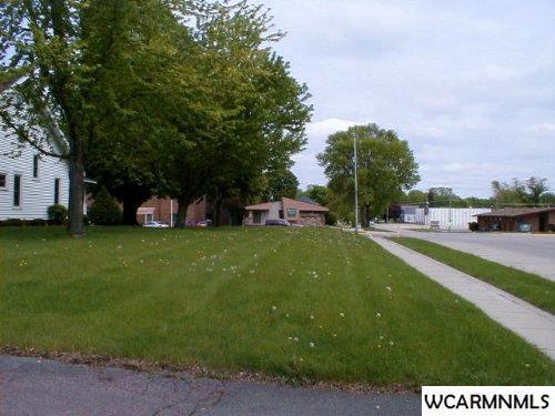290 S Broadway, Wells, MN 56097