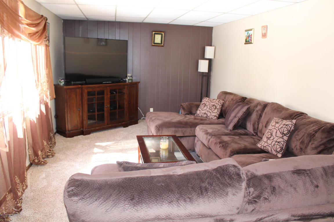 208 NW 2nd St, Fulda, MN 56131