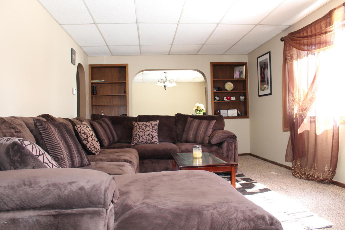 208 NW 2nd St, Fulda, MN 56131