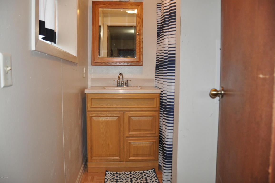 303 Menage Avenue, Lakefield, MN 56150