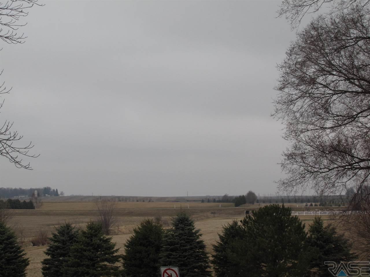 607 W Luverne St, Luverne, MN 56156