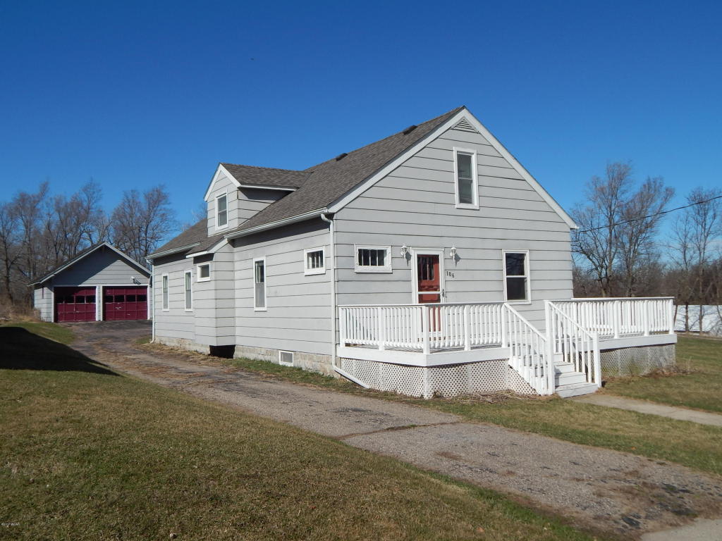 106 3rd Street, Russell, MN 56169