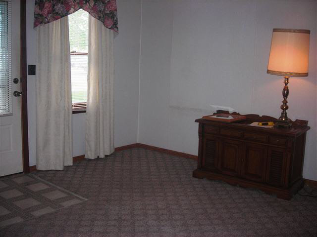 147 N 5th St, Dawson, MN 56232
