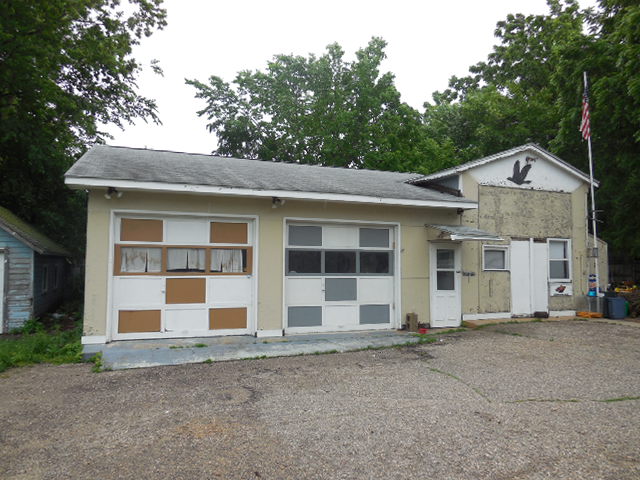 806 3rd Street SW, Willmar, MN 56251