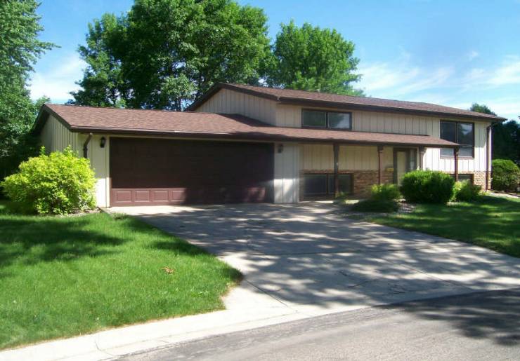 1111 Bruce CirMarshall, MN, 56258Lyon County