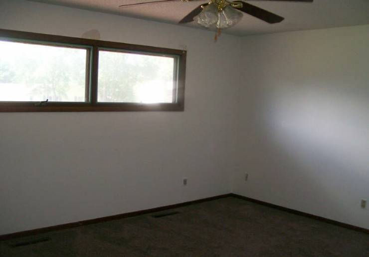 1111 Bruce CirMarshall, MN, 56258Lyon County
