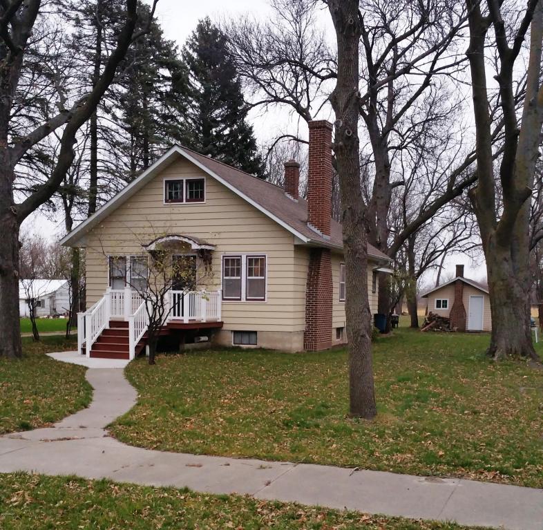 205 Sunrise Avenue, Porter, MN 56280