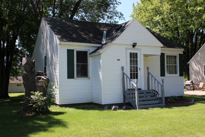 407 E 3 Ave, Raymond, MN 56282