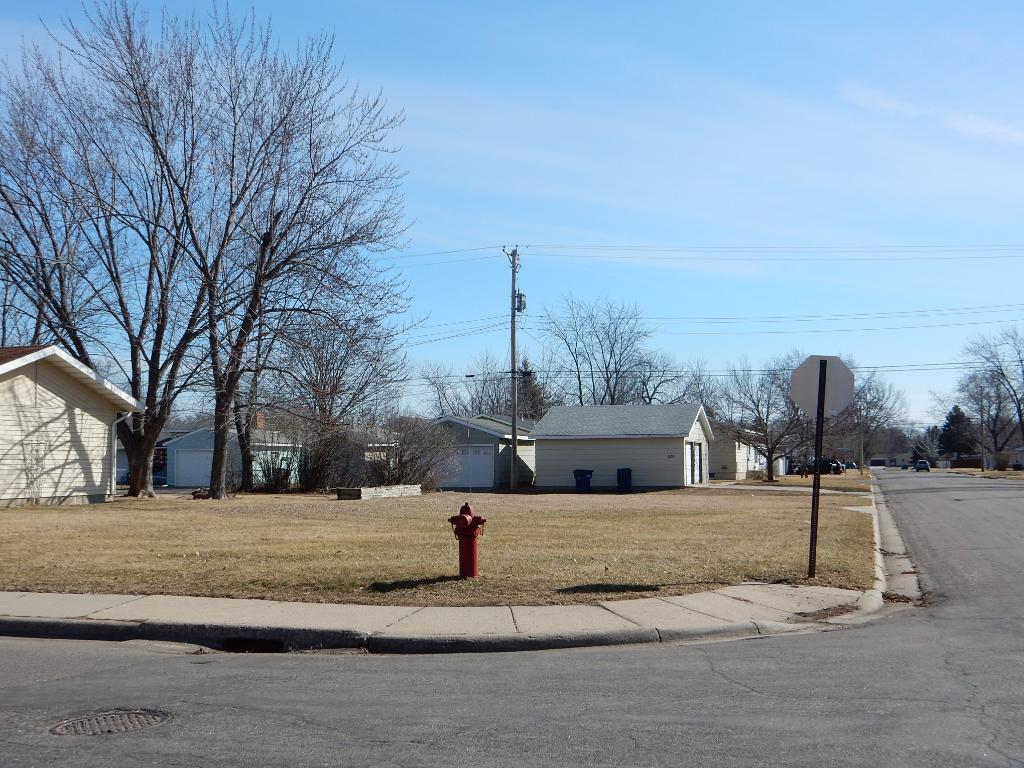 1104 29th Avenue N, Saint Cloud, MN 56303