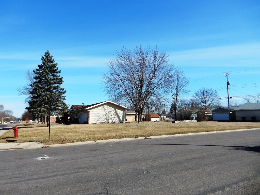 1104 29th Avenue N, Saint Cloud, MN 56303