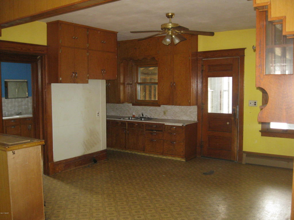 114 State St, Elrosa, MN 56325
