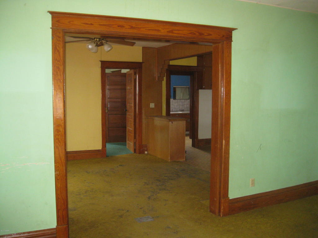 114 State St, Elrosa, MN 56325
