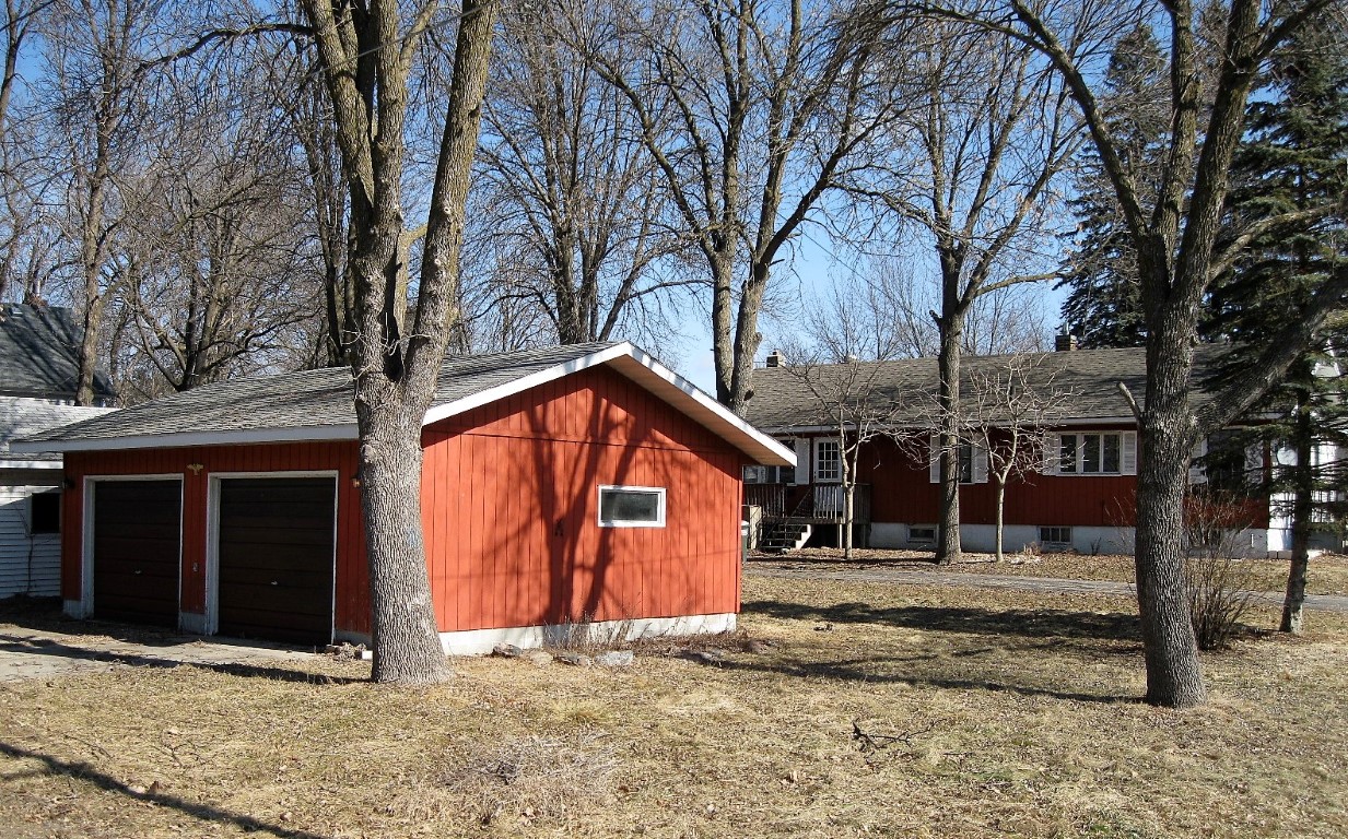 705 E Main Street, Osakis, MN 56360