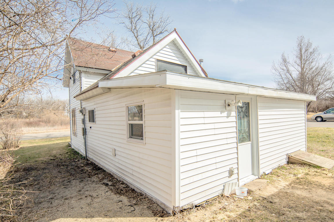 122 Oak Grove Avenue, Detroit Lakes, MN 56501