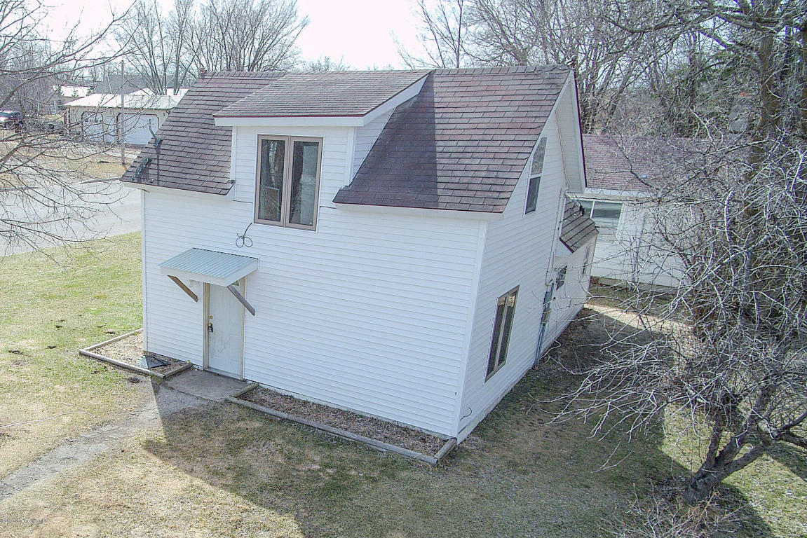 122 Oak Grove Avenue, Detroit Lakes, MN 56501