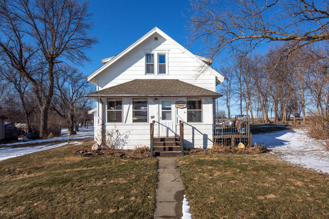 211 Main Avenue E, Rothsay, MN 56579