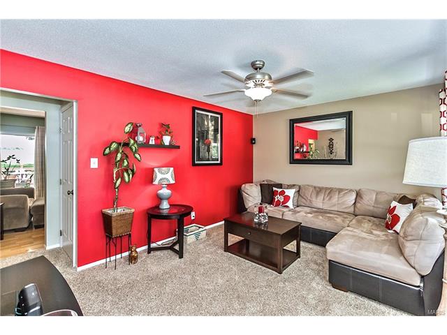 1923 Parkton Way, Barnhart, MO 63012