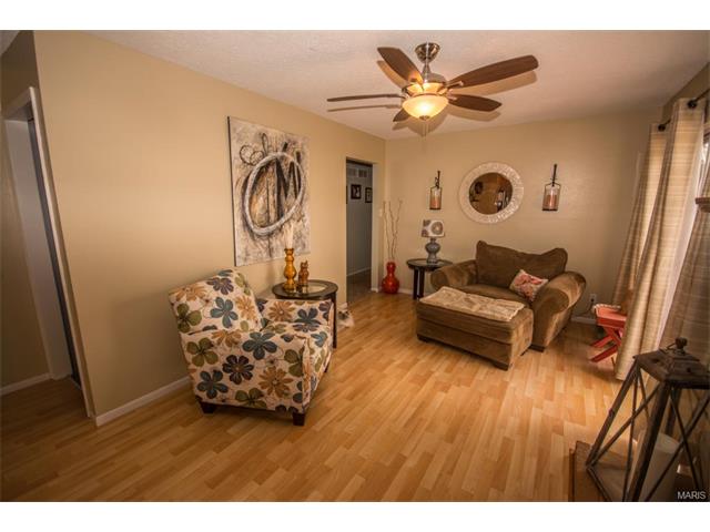 1923 Parkton Way, Barnhart, MO 63012