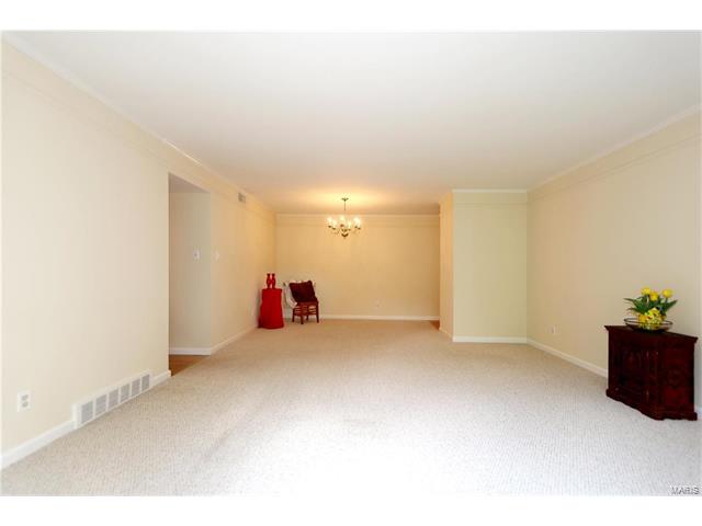 13453 Coliseum Drive, Chesterfield, MO 63017