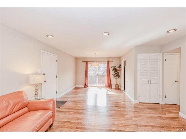 13507 Coliseum DR E, Chesterfield, MO 63017