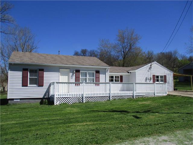 311 Oak Ln, De Soto, MO 63020