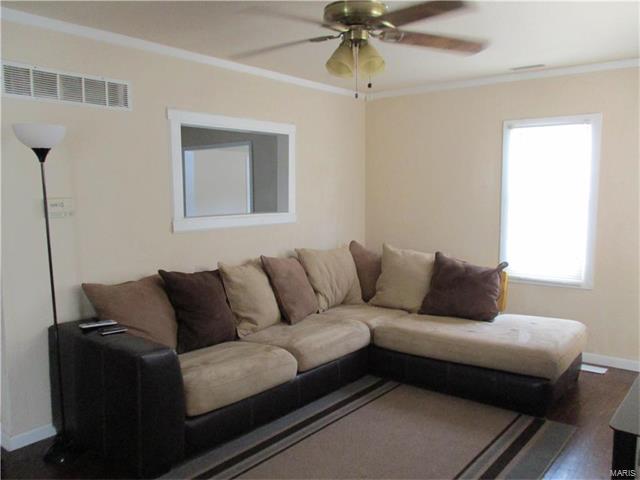 311 Oak Ln, De Soto, MO 63020