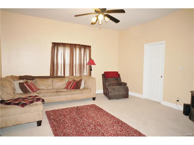 412 South 4th Street, De Soto, MO 63020