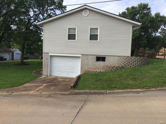 407 North Eighth, De Soto, MO 63020