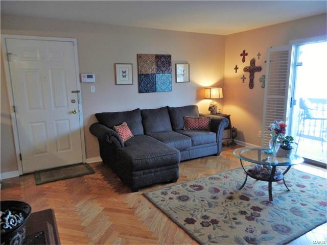 741 Ridgeside, Ballwin, MO 63021