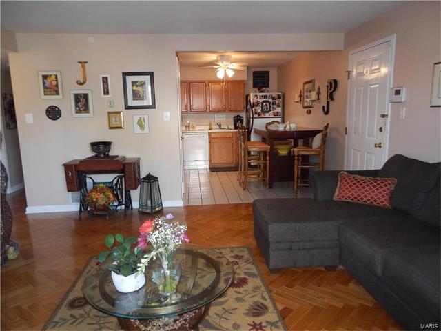 741 Ridgeside, Ballwin, MO 63021