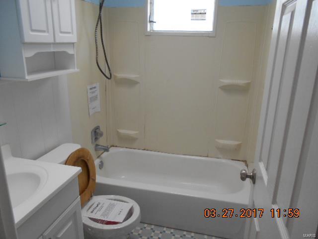405 LAKESIDE Drive, Winchester, MO 63021