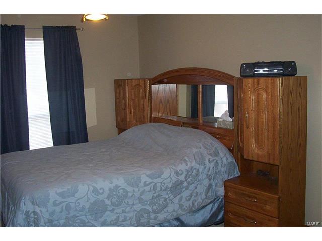 1344 Highland Oaks Drive, Ballwin, MO 63021