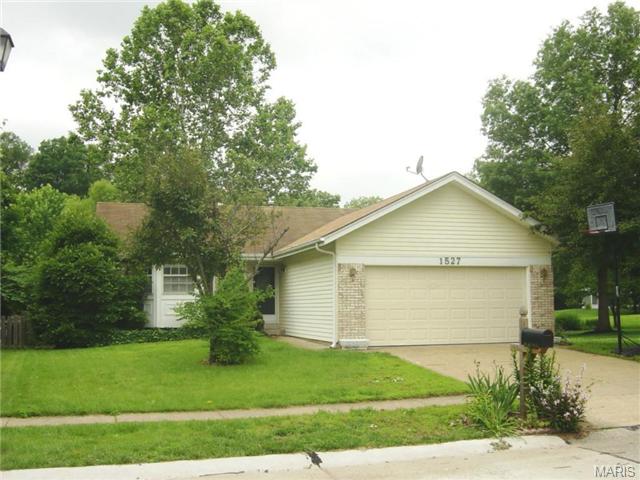 1527 Wooden Bridge, Ballwin, MO 63021