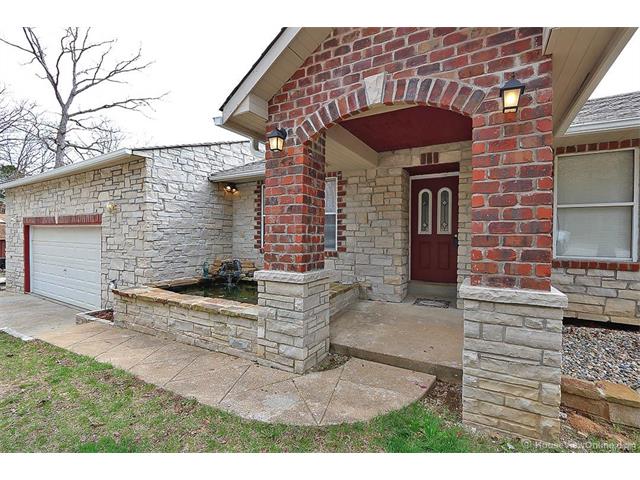 296 Pin Oaks Drive, Dittmer, MO 63023