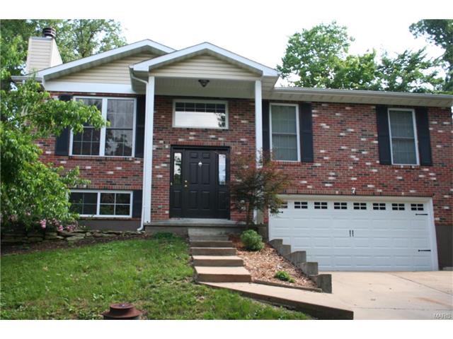 7 Toni Trl, Fenton, MO 63026
