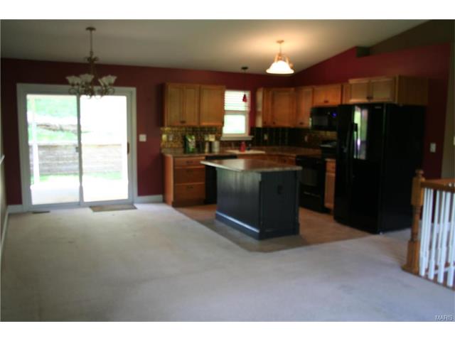 7 Toni Trl, Fenton, MO 63026